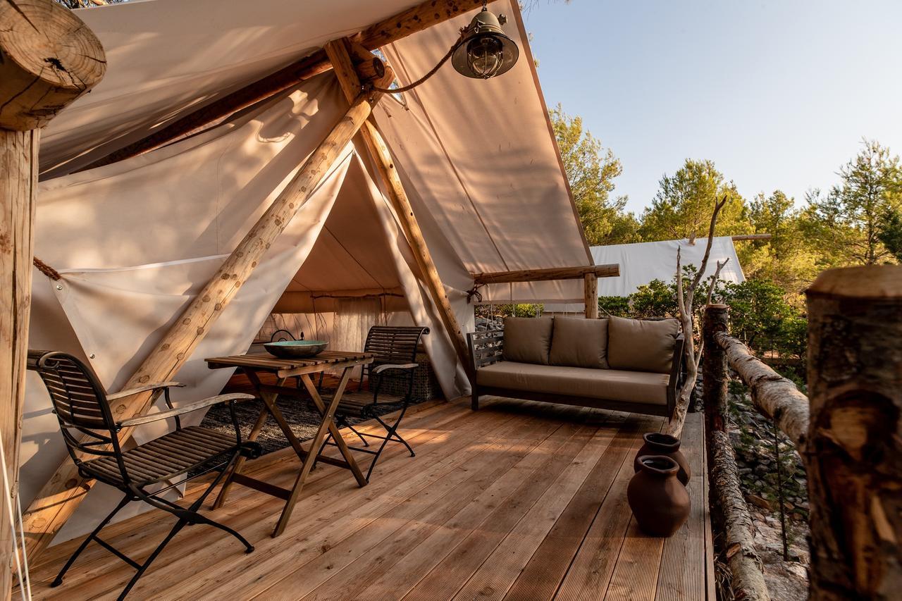 Plage Cachee - Glamping Vrboska Kültér fotó