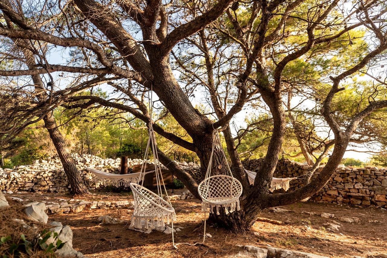 Plage Cachee - Glamping Vrboska Kültér fotó